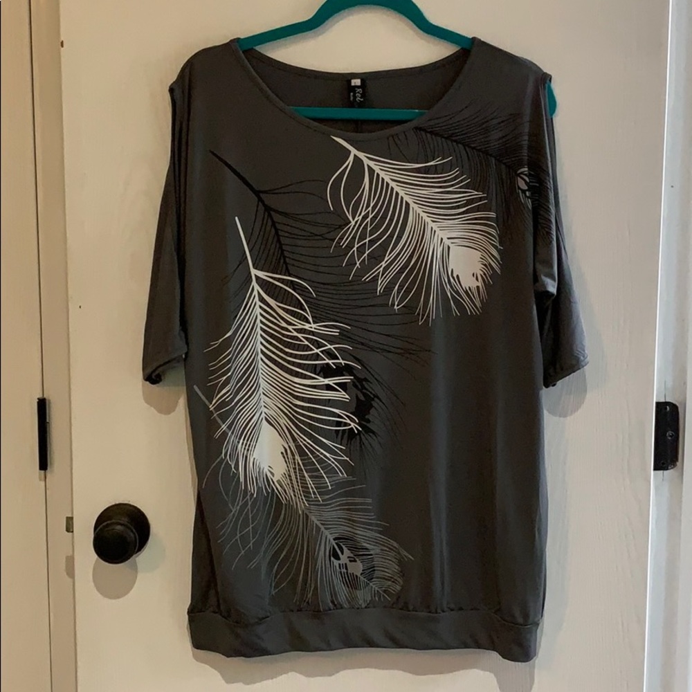 Open sleeve top